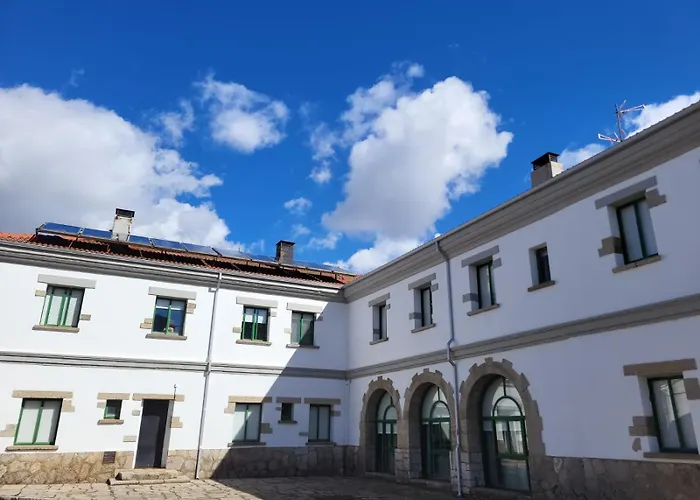 Auberge de jeunesse De *